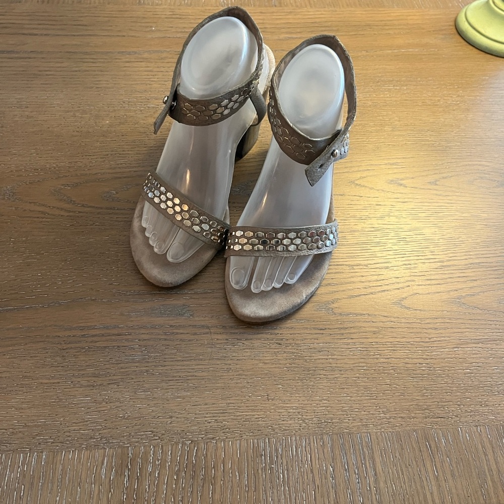 Calleen Cordero Grey Leather Sandals with Metallic Accents 9.5